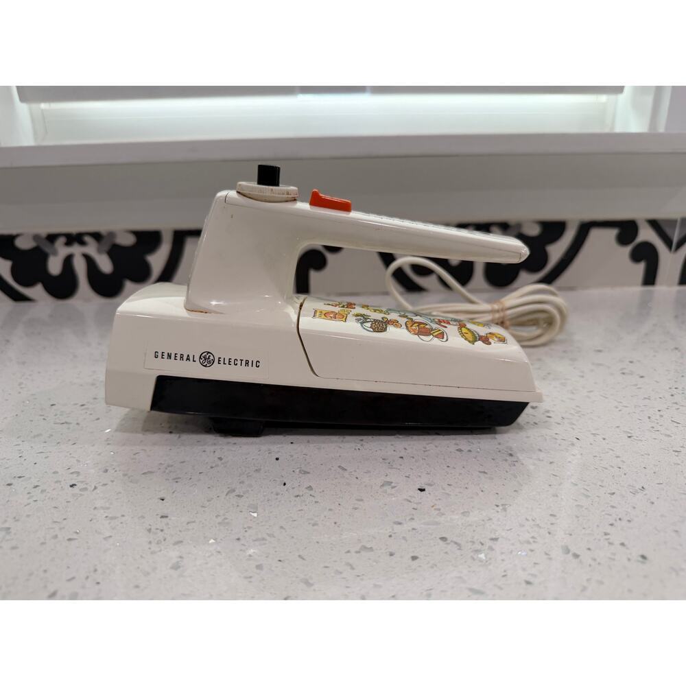 General Electric GE 10 Speed Hand PMixer D1-3574 NO ATTACHMENTS